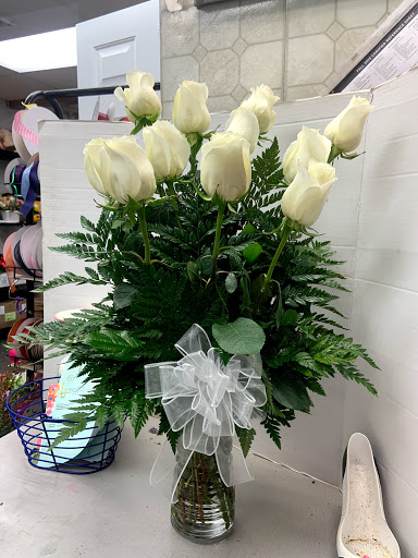 Florist «Agape Florist», reviews and photos, 261 Ridge McIntire Rd, Charlottesville, VA 22903, USA