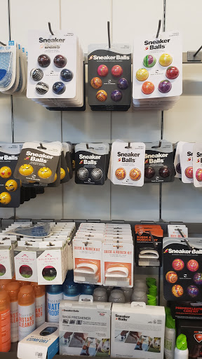 Shoe Store «DSW Designer Shoe Warehouse», reviews and photos, 10060 Reisterstown Rd, Owings Mills, MD 21117, USA