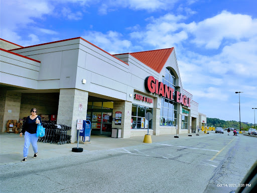 Supermarket «Giant Eagle Supermarket», reviews and photos, 9901 Mountain View Dr, West Mifflin, PA 15122, USA