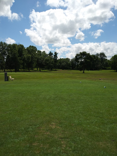 Golf Course «Par 3 Golf Course», reviews and photos, 3362 Fairlawn Dr, Columbus, IN 47203, USA