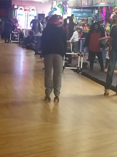 Roller Skating Rink «Carousel Family Fun Center - Whitman», reviews and photos, 1055 Auburn St, Whitman, MA 02382, USA