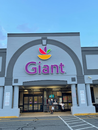 Supermarket «Giant», reviews and photos, 2901 S Glebe Rd, Arlington, VA 22206, USA