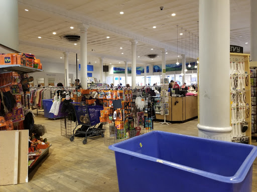 Thrift Store «Goodwill Denver - Broadway», reviews and photos, 21 S Broadway, Denver, CO 80209, USA