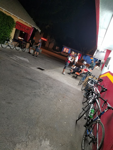 Donut Shop «Donut Hut», reviews and photos, 2025 W Magnolia Blvd, Burbank, CA 91506, USA