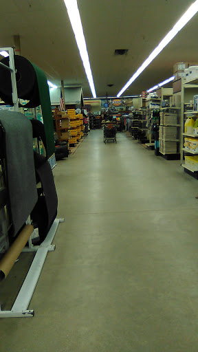 Sporting Goods Store «Big R Store Crawfordsville», reviews and photos, 1601 US-231, Crawfordsville, IN 47933, USA