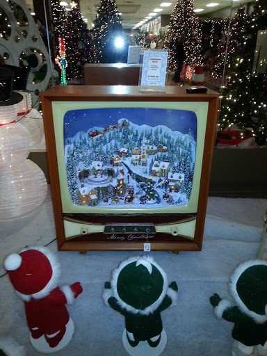 Store «Seasonal Specialty Stores», reviews and photos, 113 Washington St, Foxborough, MA 02035, USA