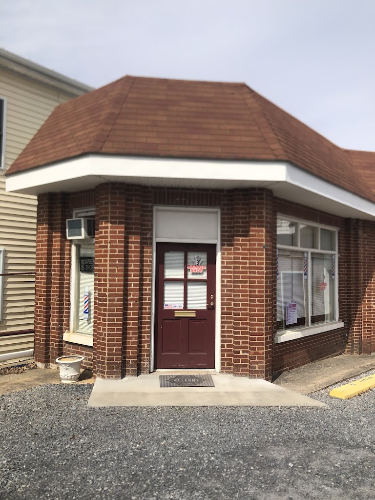 Poppy’s Barber Shop 22835