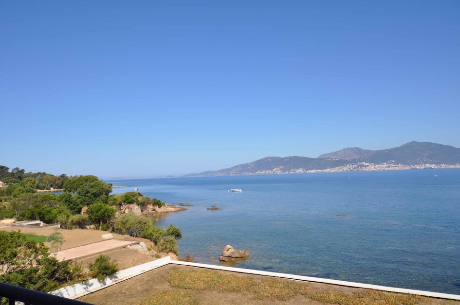 Un balcon sur la mer | Corsica-Porticcio | Appartement de vacances en Corse à Grosseto-Prugna ( )
