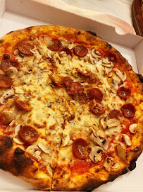 Plats et boissons du Pizzeria BRAVA PIZZA à Paris - n°14