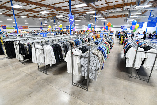 Thrift Store «Arizona Ave & Pecos Goodwill Retail Store & Donation Center», reviews and photos, 1095 S Arizona Ave, Chandler, AZ 85286, USA