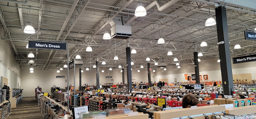 Shoe Store «DSW Designer Shoe Warehouse», reviews and photos, 276 New Britain Ave, Plainville, CT 06062, USA