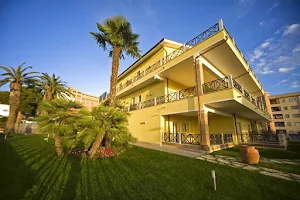 Hotel Villa Tirreno image