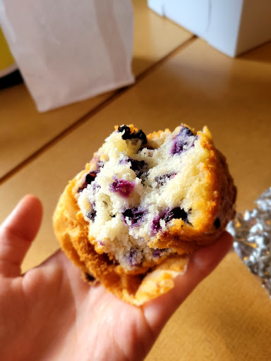 Donut Shop «Village Donut Shop & Bakery», reviews and photos, 1246 Roosevelt Trail, Raymond, ME 04071, USA