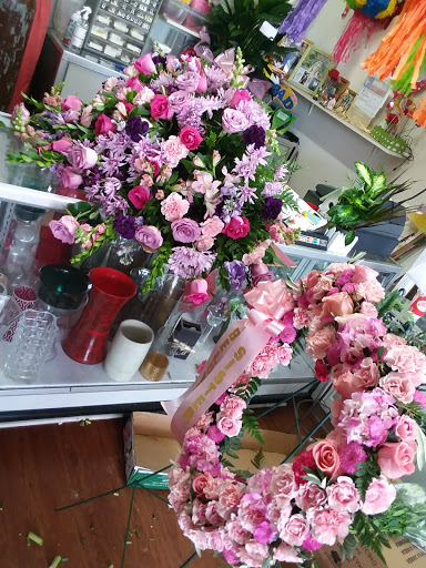 Florist «Send Your Love Flowers & Balloons», reviews and photos, 1417 SW Military Dr, San Antonio, TX 78221, USA