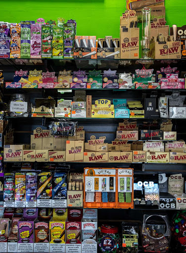 Tobacco Shop «Best Buds Smoke Shop», reviews and photos, 1730 E Apache Blvd #105, Tempe, AZ 85281, USA