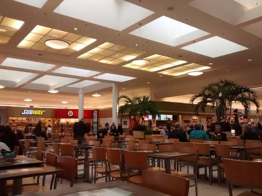 Shopping Mall «Golf Mill Shopping Center», reviews and photos, 239 Golf mill Center, Niles, IL 60714, USA