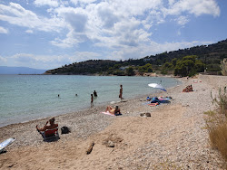 Photo de Kouzounos Beach avec un rivage spacieux