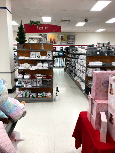 Department Store «T.J. Maxx», reviews and photos, 34 E Ridgewood Ave, Paramus, NJ 07652, USA