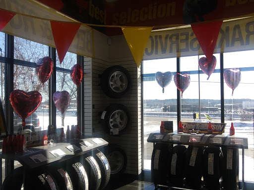 Tire Shop «Tires Plus», reviews and photos, 12700 Wayzata Blvd, Minnetonka, MN 55305, USA