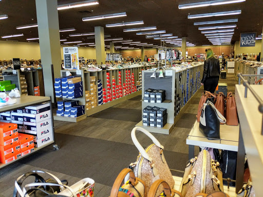 Shoe Store «DSW Designer Shoe Warehouse», reviews and photos, 17158 Redmond Way, Redmond, WA 98052, USA