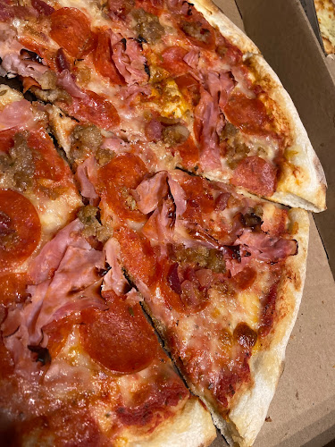 #1 best pizza place in Mt Pleasant - Pizza Mia