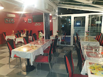 Atmosphère du Restaurant turc Authentique d'Izmir à Jouy-le-Moutier - n°2