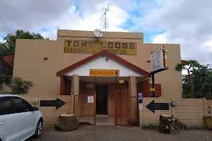 Tom's Lodge image