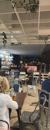Atmosphère du Café Garden Center, Café Thêatre, Galerie d'art à Mimizan - n°6