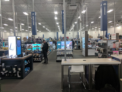Electronics Store «Best Buy», reviews and photos, 5085 Shelbyville Rd, Louisville, KY 40207, USA