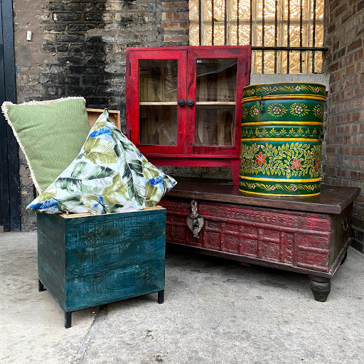 Furniture Store «Nadeau - Furniture with a Soul», reviews and photos, 4433 N Ravenswood Ave, Chicago, IL 60640, USA