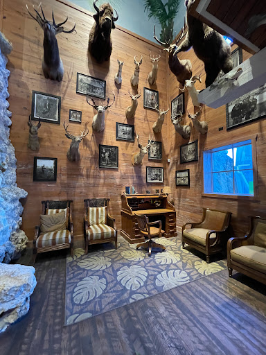 Sporting Goods Store «Bass Pro Shops», reviews and photos, 10501 Palm River Rd, Tampa, FL 33619, USA