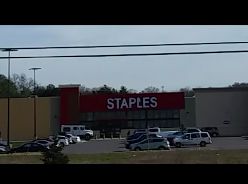 Office Supply Store «Staples», reviews and photos, 713 Winfield Dunn Pkwy, Sevierville, TN 37876, USA
