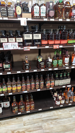 Liquor Store «Oakdale Liquors», reviews and photos, 1900 Main St, Tewksbury, MA 01876, USA