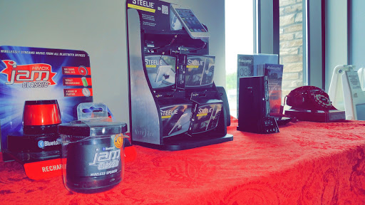 Cell Phone Store «Verizon Authorized Retailer - A Wireless», reviews and photos, 325 Clydesdale Trail #400, Medina, MN 55340, USA