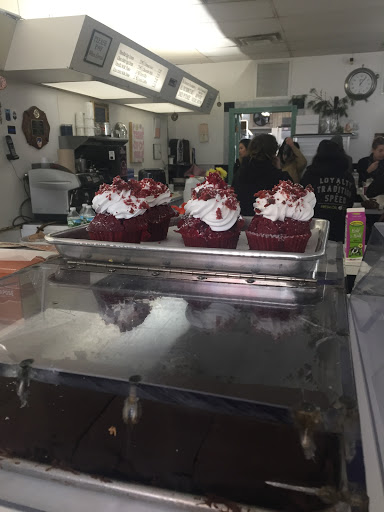 Donut Shop «Peter Pan Donut & Pastry Shop», reviews and photos, 727 Manhattan Ave, Brooklyn, NY 11222, USA