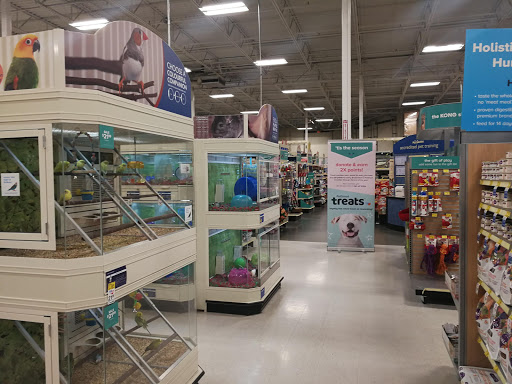 Pet Supply Store «PetSmart», reviews and photos, 1403 E Washington Ave, Union Gap, WA 98903, USA