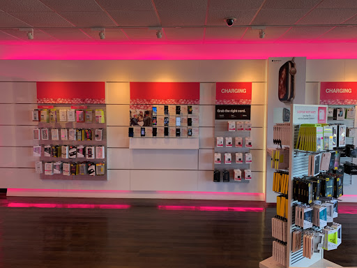 Cell Phone Store «T-Mobile», reviews and photos, 1660 Mineral Spring Ave, North Providence, RI 02904, USA