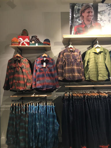 Clothing Store «L.L.Bean», reviews and photos, 701 Lynnhaven Pkwy, Virginia Beach, VA 23452, USA