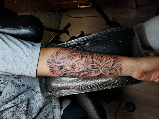 Explore daddy daughter tattoo ideas, creative tattoo ideas in Keansburg, available at Attractive Tattoo New Jersey Body Jewelry Outlet