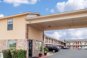 Econo Lodge Hobbs image