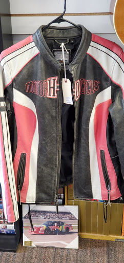 Pawn Shop «Kleppe Family Jewelry & Loan», reviews and photos, 421 3rd Ave SW, Cedar Rapids, IA 52404, USA