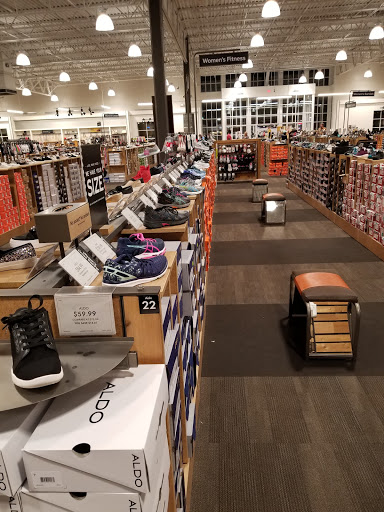 Shoe Store «DSW Designer Shoe Warehouse», reviews and photos, 4665 Town Crossing Dr, Jacksonville, FL 32246, USA