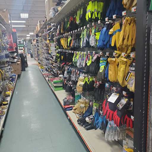 Hardware Store «Aubuchon Hardware», reviews and photos, 38 NH-25, Meredith, NH 03253, USA