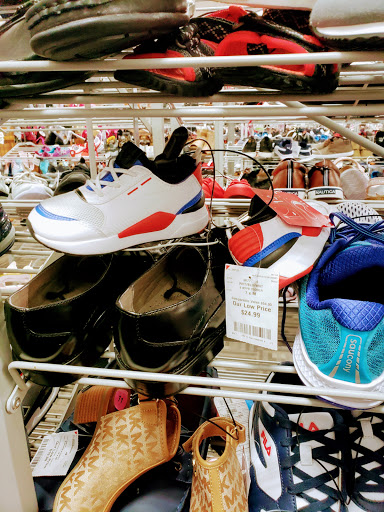 Clothing Store «Burlington Coat Factory», reviews and photos, 4849 Golf Rd, Skokie, IL 60077, USA