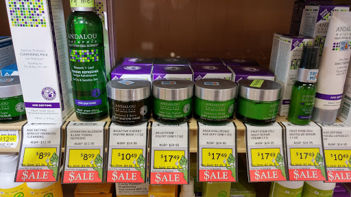 Health Food Store «GreenAcres Market - The Village at Briarcliff», reviews and photos, 4175 N Mulberry Dr, Kansas City, MO 64116, USA