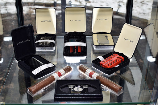 Cigar Shop «Osi Tobacco», reviews and photos, 4836 Hills and Dales Rd NW, Canton, OH 44708, USA