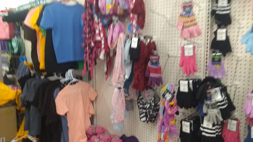 Dollar Store «Dollar Tree», reviews and photos, 7001 Cermak Rd, Berwyn, IL 60402, USA