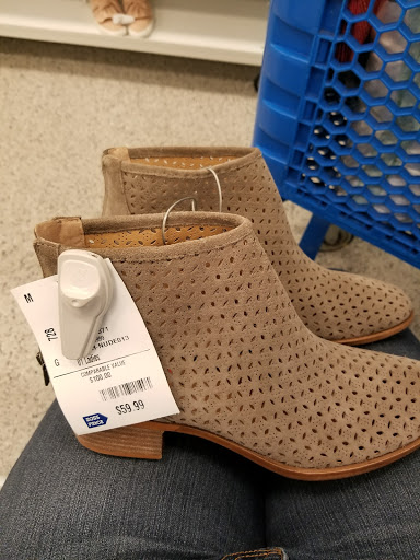 Clothing Store «Ross Dress for Less», reviews and photos, 2350 Lincoln Hwy E, Lancaster, PA 17602, USA