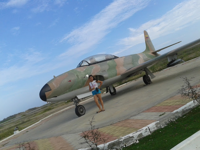 Base Aérea de Salinas - Escuela