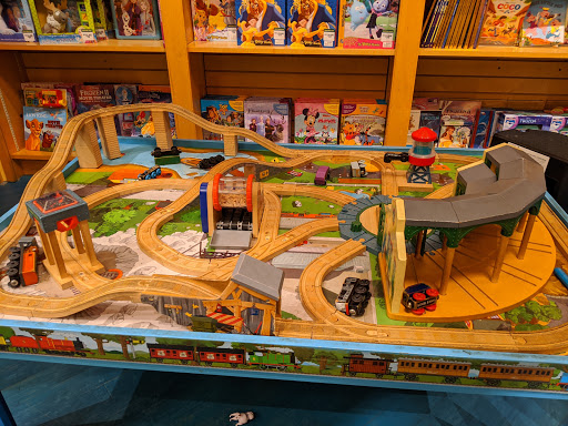 Book Store «Barnes & Noble Booksellers», reviews and photos, 1739 Olentangy River Rd, Columbus, OH 43212, USA